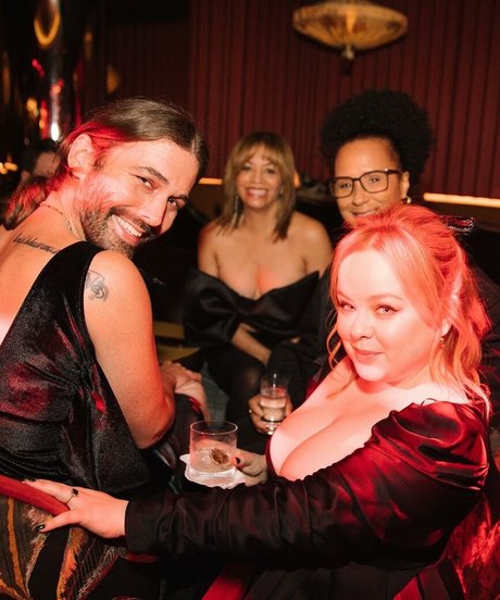 Nicola Coughlan model akt galerie