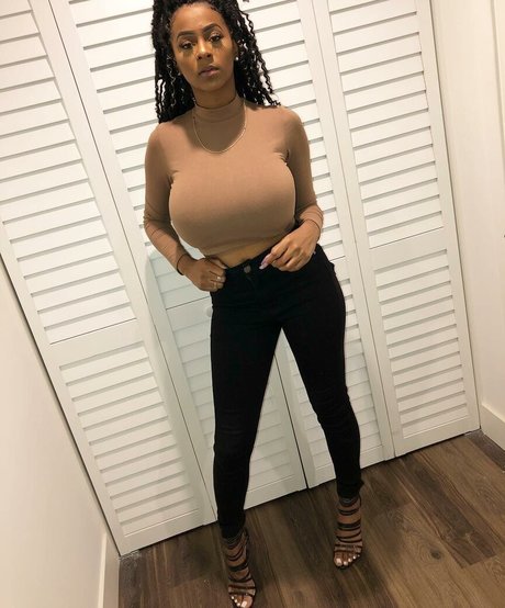 Katarra Mcduffie exklusive heiße bilder