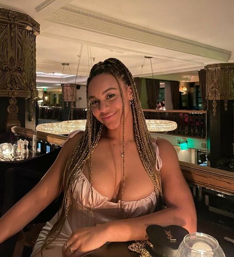 Nia Siux kunst porno foto