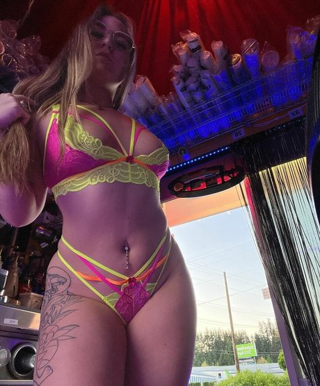 Bootylicious barista pornostar erotische bild