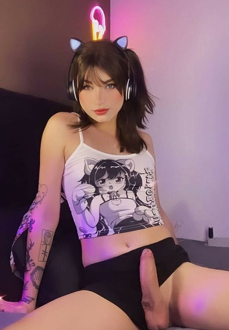 Laura Reizi nackt hübsche foto