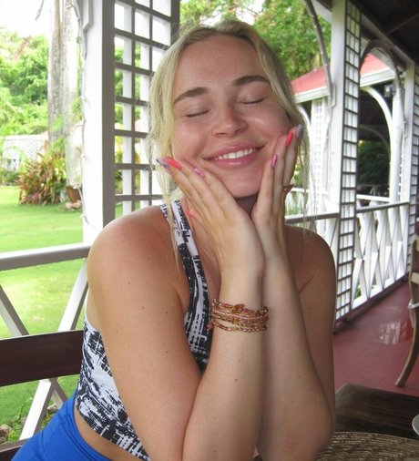 Sophia Armata pornostar xxx bild