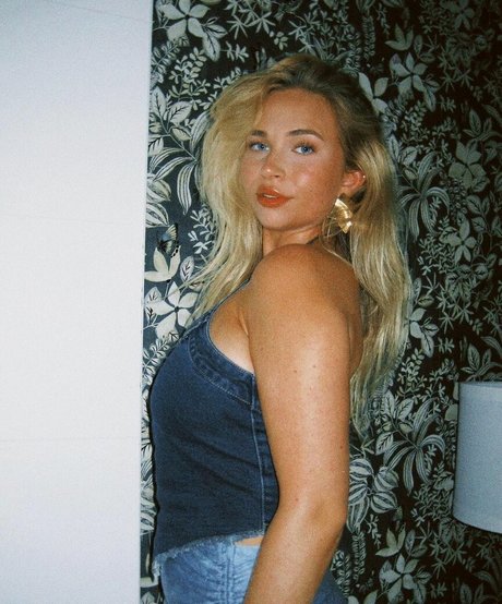 Sophia Armata erotische pornografische archiv