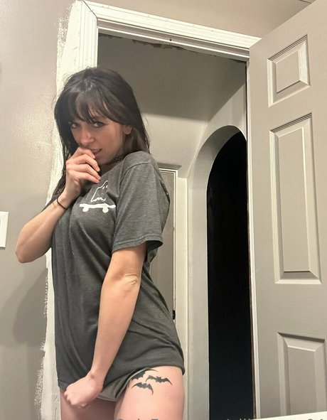 allimoona04 model nackte fotos