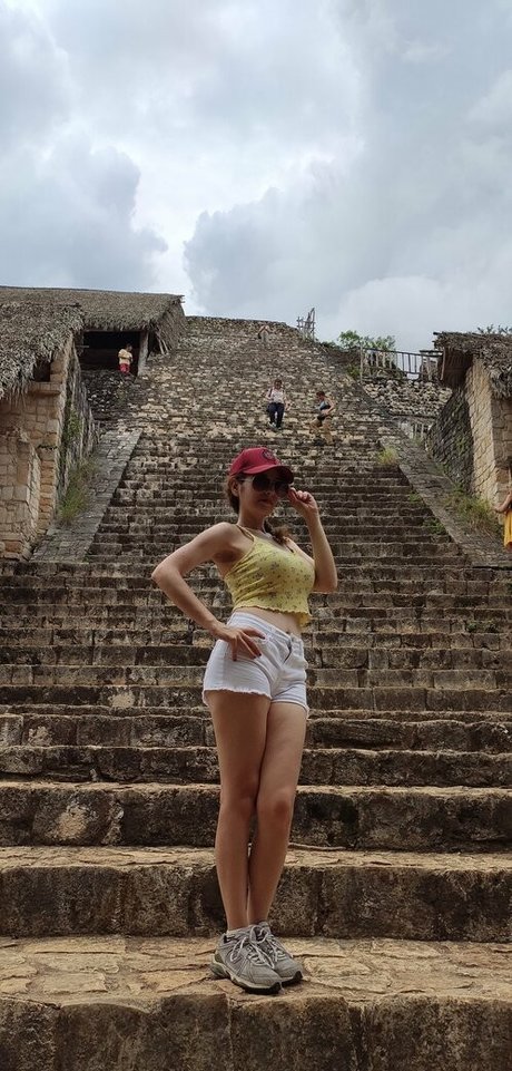 Nina Infinity xxx heiße foto