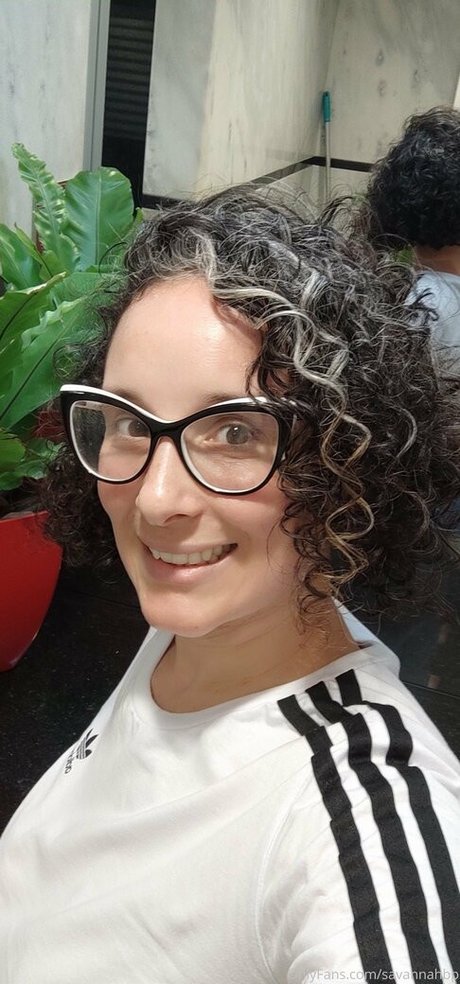 savannahbp schauspielerin perfekte fotos