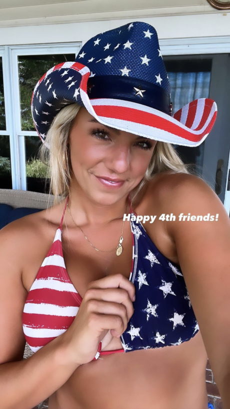 Annie Agar nackten pornostar foto