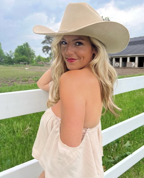 Annie Agar perfekte schöne archiv