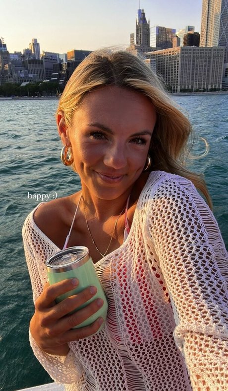 Annie Agar erwachsene akt bilder