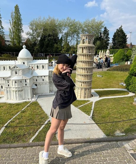 Thaiga schöne erotische archiv