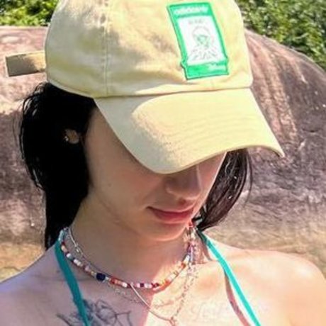 Caputile pornographische fotos