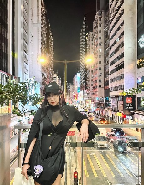 Ai Natsumi nackten pornostar galerie