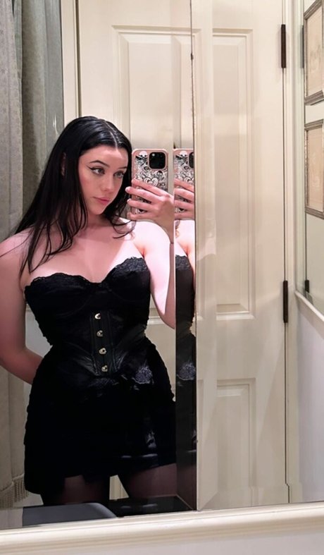 LivBev nackt pornografische galerie