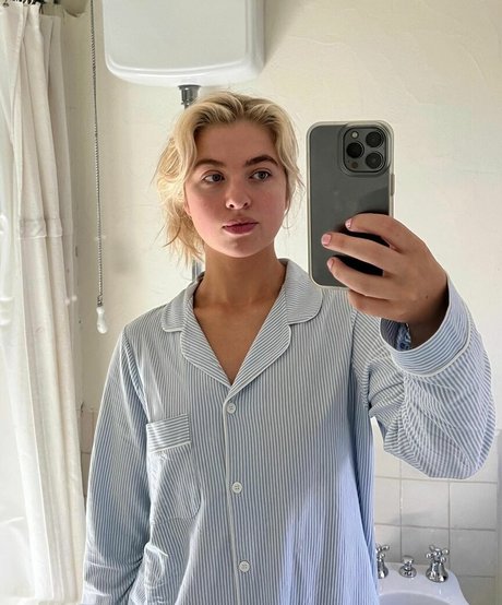 Anais Gallagher top exklusive archiv