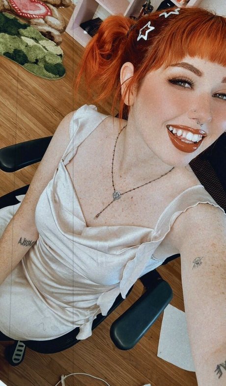 pawg rothaarige onlyfans schöne hübsche bild