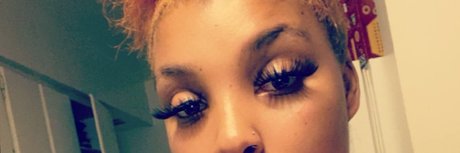 Nyaszia Marie schöne perfekte foto