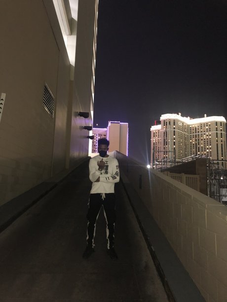 RECKLESS perfekte akt archiv