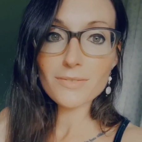 Rakelia nacktheit freie bilder