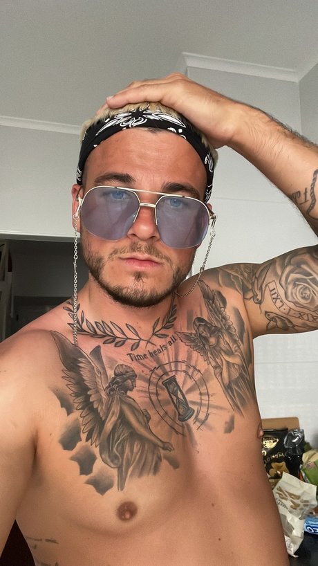 Marche Majestro nacktheit heiße archiv