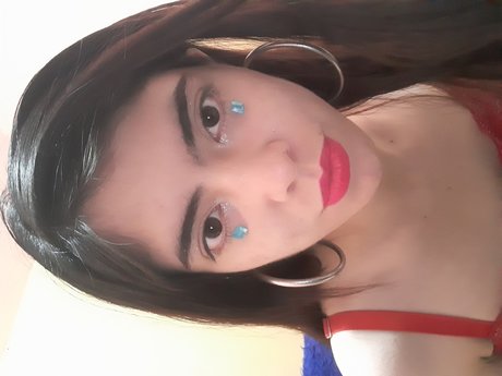 rominina schauspielerin nackt galerie