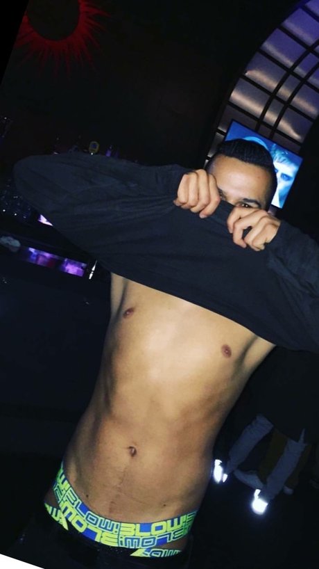 Roman Sixxx nackte galerien