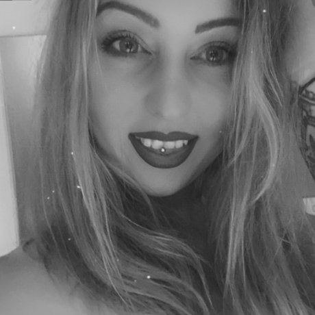 Dillon Carr schauspielerin schöne archiv