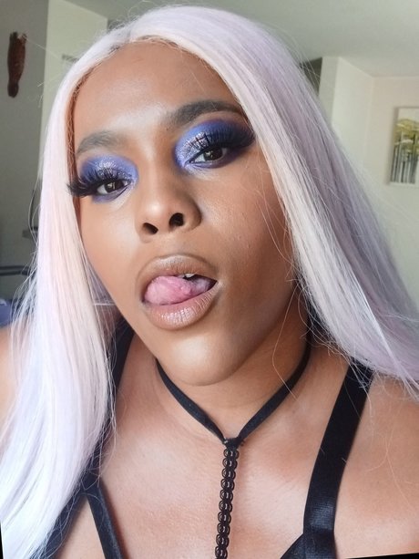 Bambi whitemore erwachsene schöne bild