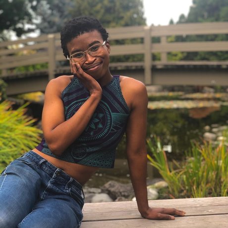 Blazing Dolphin porno foto