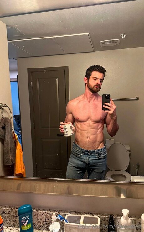 Max Shepard kostenlose xxx foto