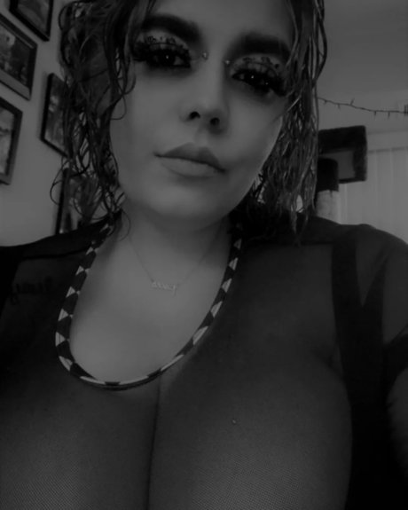 Bee Brat porno exklusive galerie