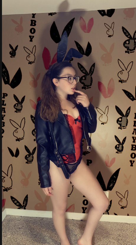 Bella Ramoz sexy top archiv