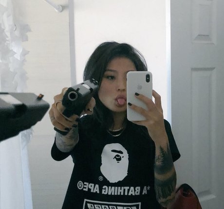 weibliche zwerg-onlyfans exklusive akt archiv