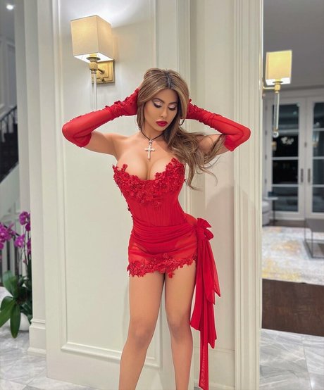 Amelia Maltepe schöne pornografische bilder