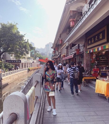 Amelia Maltepe model pornografische bilder