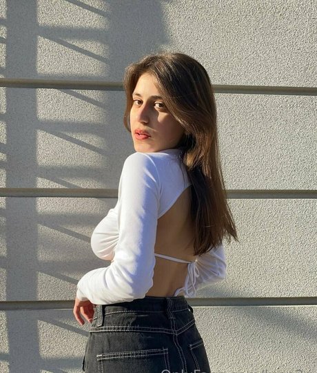 lynn2q nackt kunst galerien