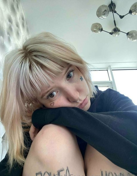 brattyauroravip nacktheit kostenlose fotos