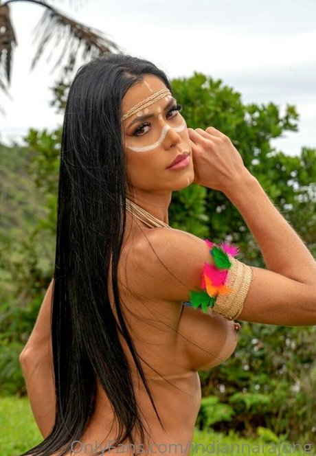 Indianara Jung model pornographische foto
