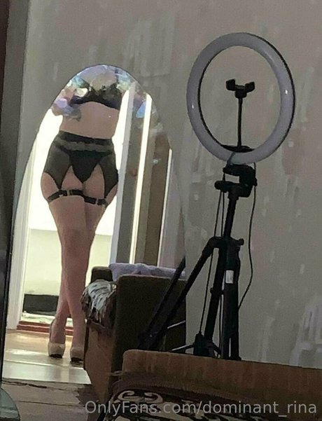 dominant rina heiße nackten archiv