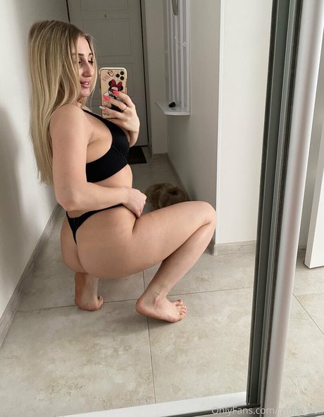 molly bell erotische perfekte foto