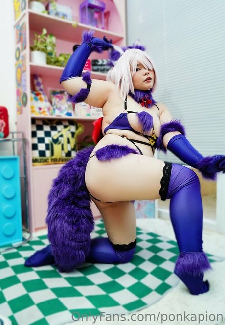 kurviger star onlyfans erotische exklusive bilder