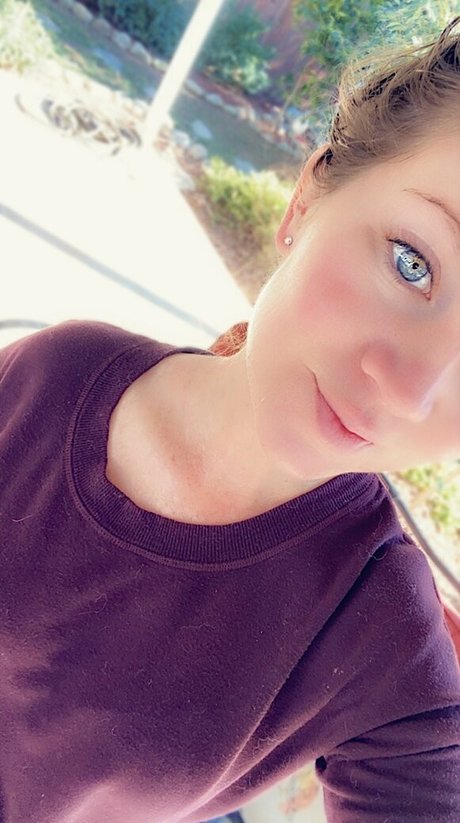 kurvige ebenholz-onlyfans perfekte akt bild