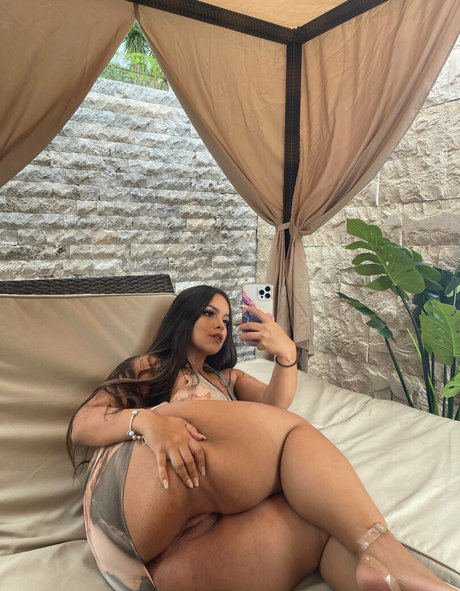 Grace Bon heiße erwachsene bild