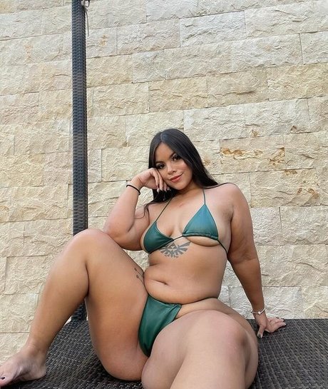 Grace Bon perfekte exklusive bilder