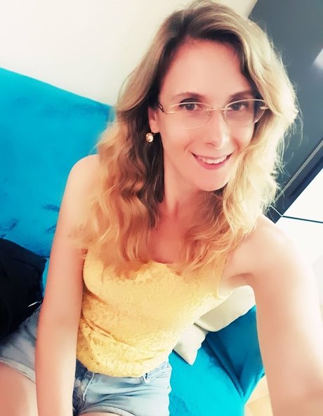 ellyedelweiss top pornographische archiv