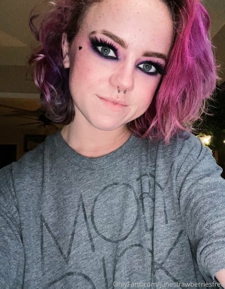 junestrawberriesfree sexy perfekte bilder