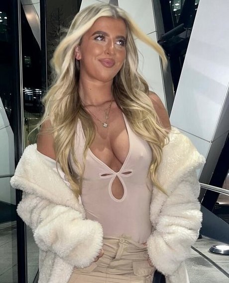 Izzy Taffs erotische exklusive galerien