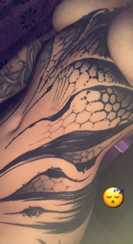 Bare sativa_ model erwachsene bild