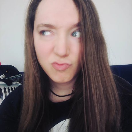 Mi na Kay perfekte nackte fotos