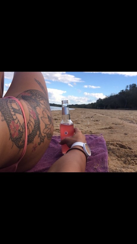 Jess Sharna porno nackte foto