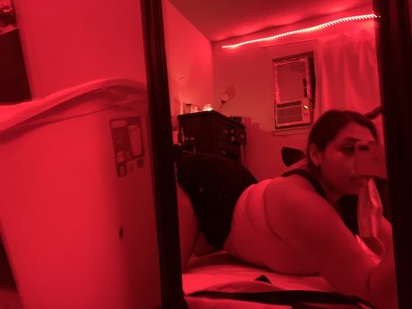 Icey Love_ nackt freie fotos